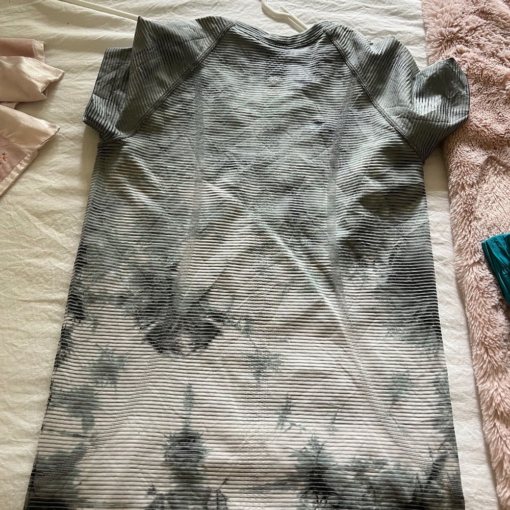 Lululemon Swiftly Tech Size 6 - image 1